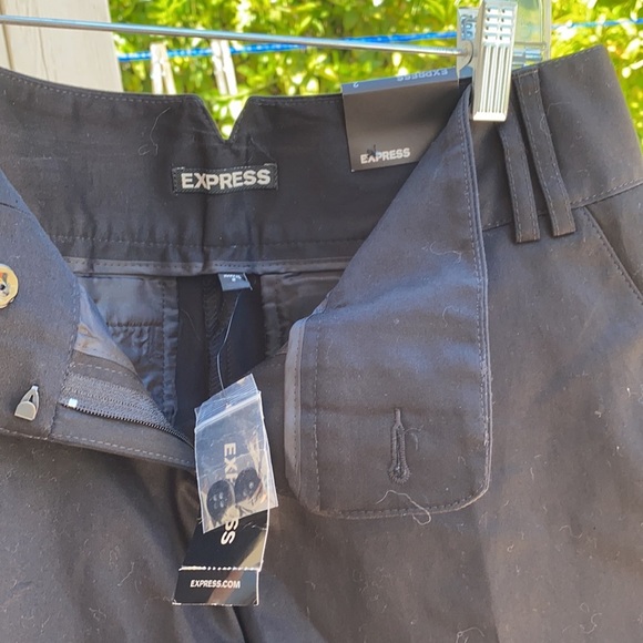 Express Shorts - Picture 8 of 10